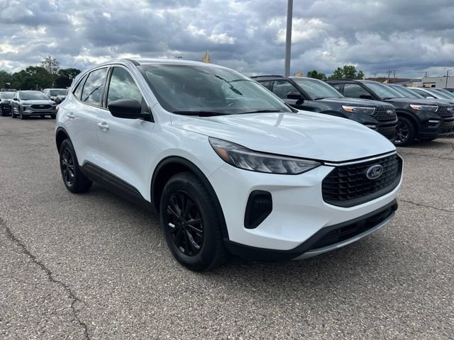 Certified 2023 Ford Escape Active AWD/4WD image 3