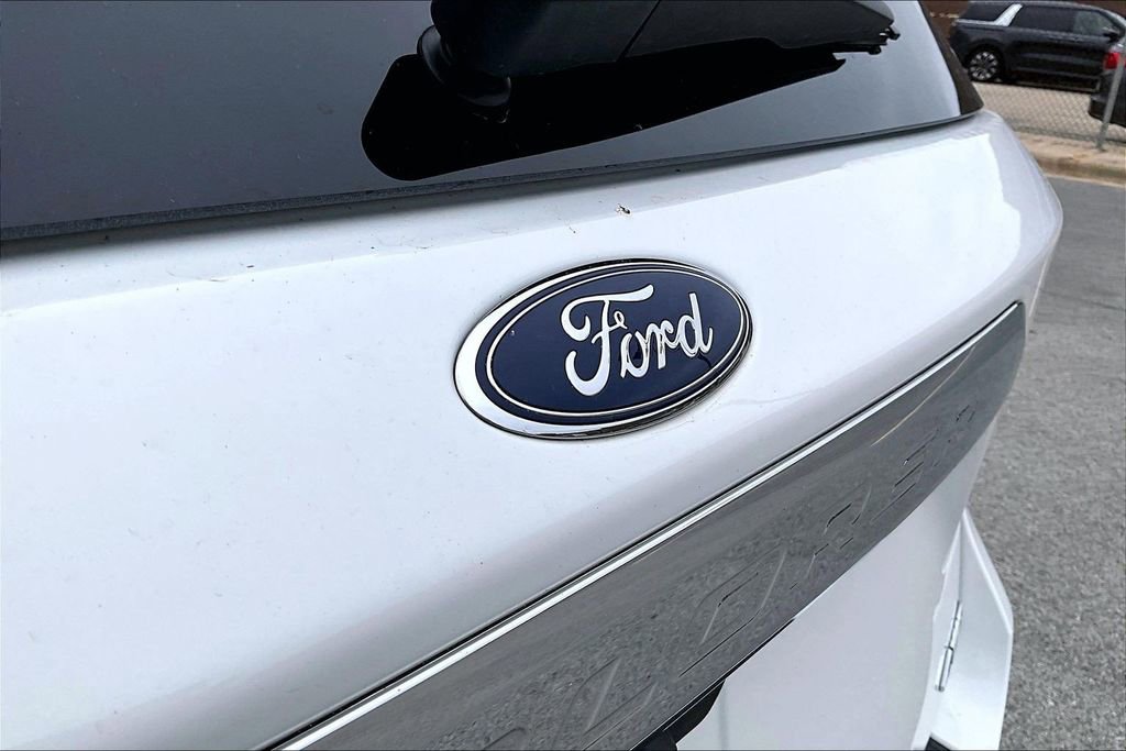 Certified 2023 Ford Explorer Limited w/ Limited Technology Package image 32