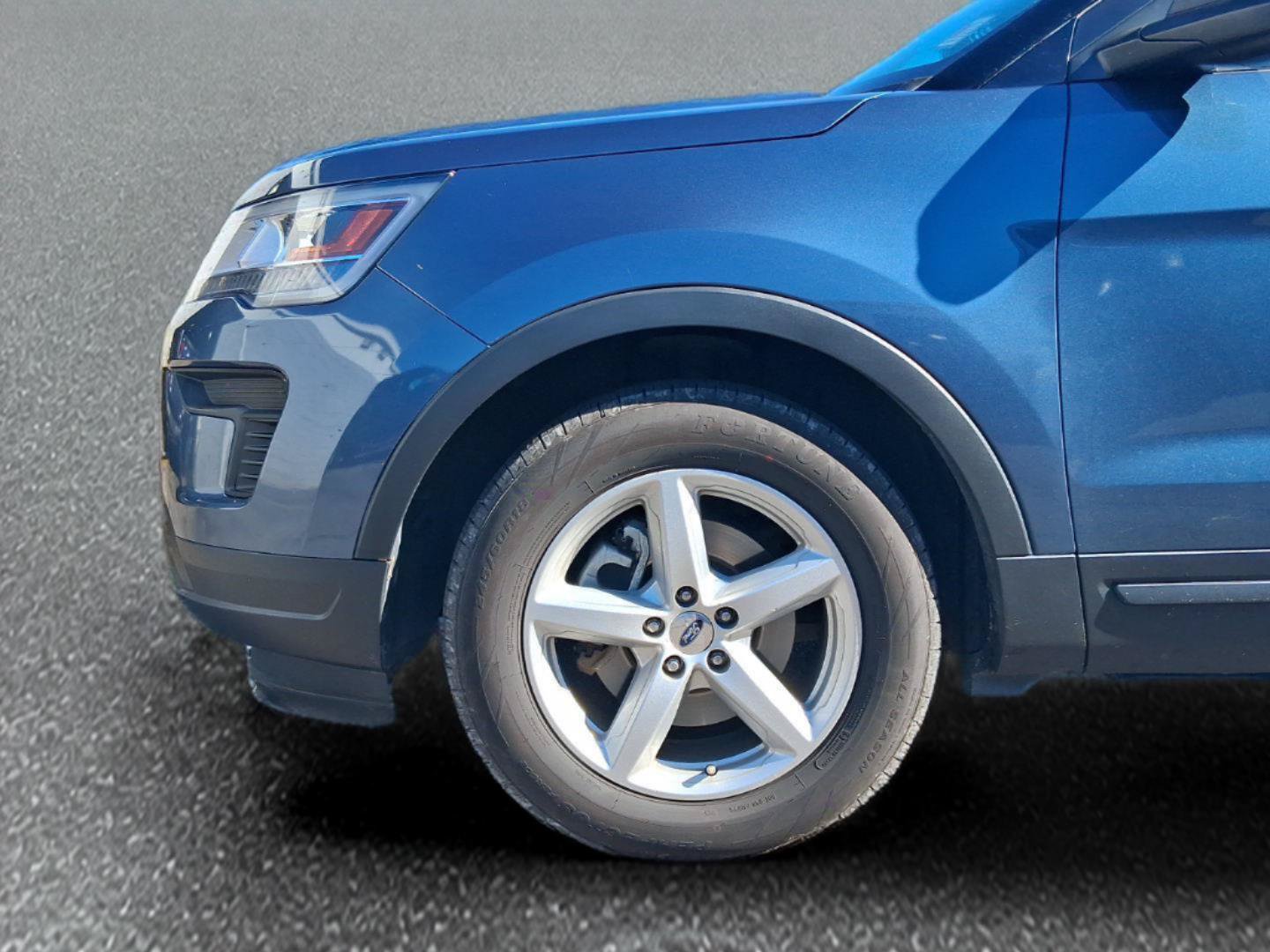 Certified 2019 Ford Explorer FWD image 8