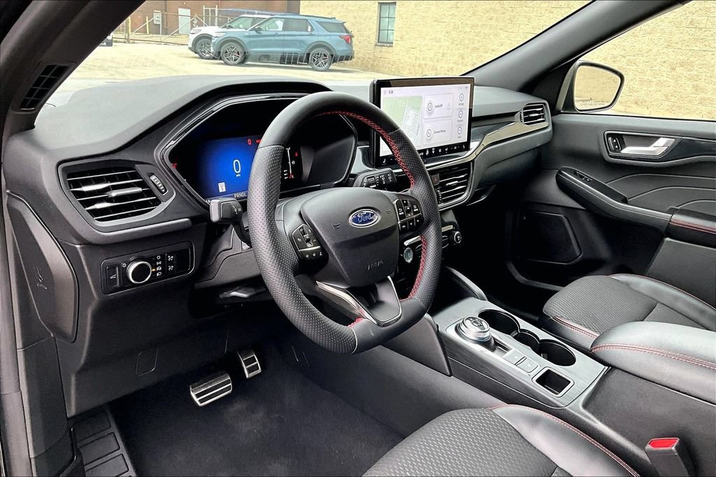 Certified 2023 Ford Escape ST-Line w/ Tech Pack #1 AWD/4WD image 13