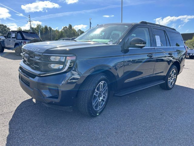 Certified 2025 Ford Expedition Active AWD/4WD image 9