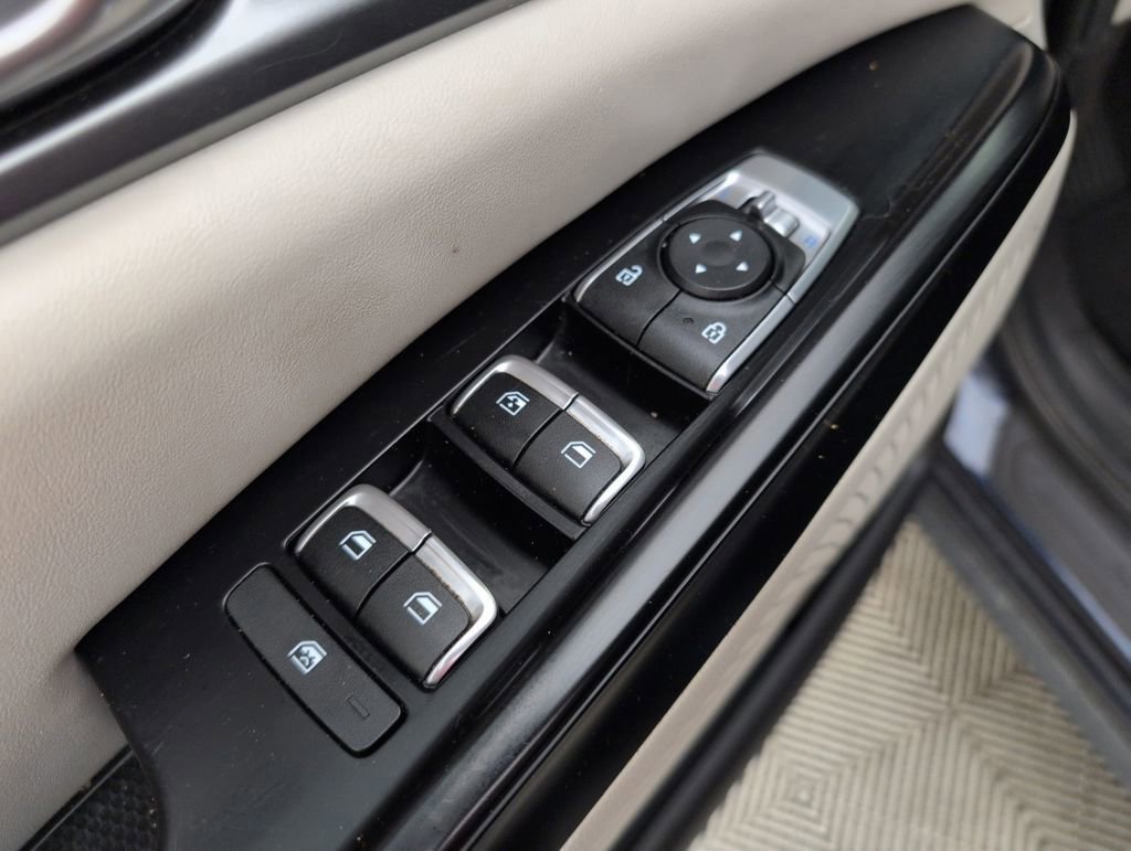 Used 2024 Kia Carnival LX image 39