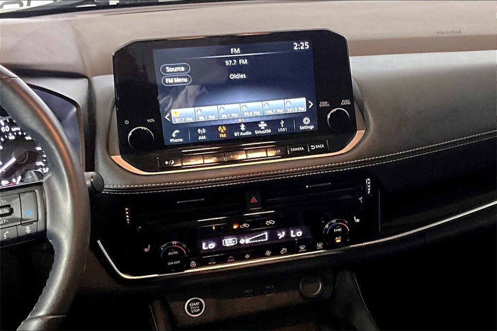 Used 2023 Nissan Rogue SL w/ SL Premium Package image 5