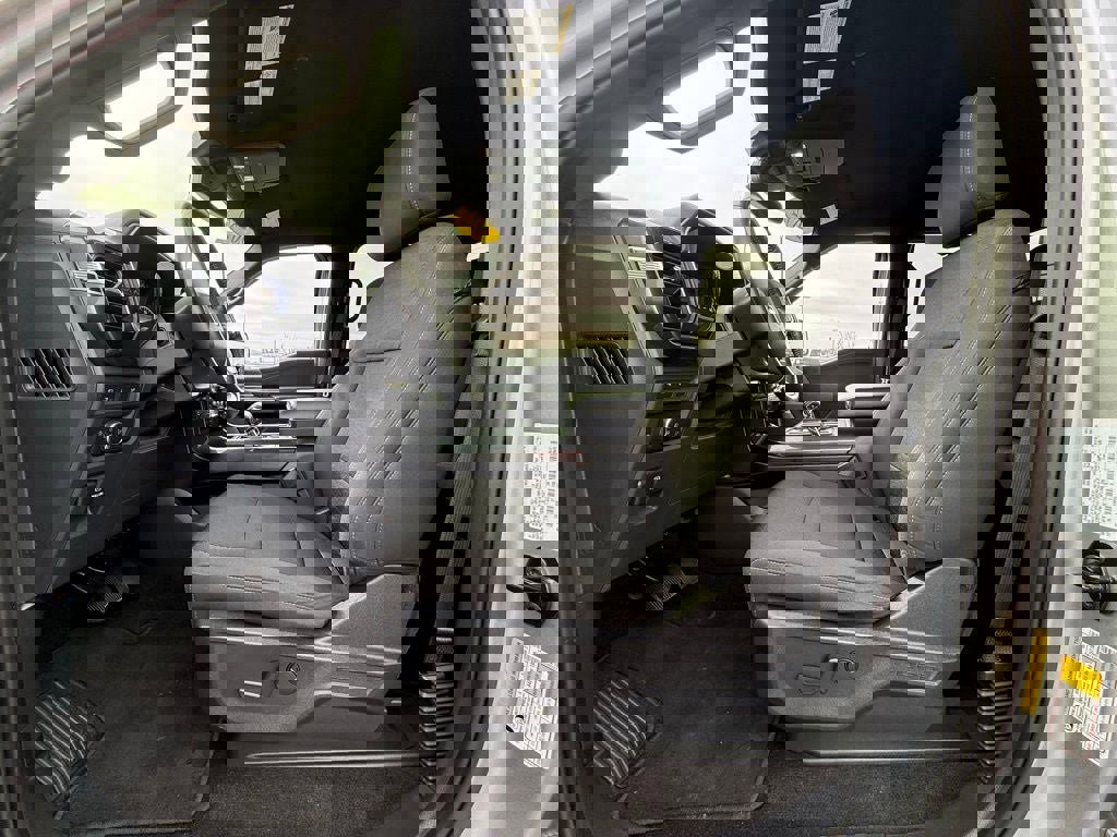 Certified 2022 Ford F150 XLT w/ Equipment Group 302A High image 19