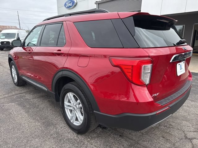 Certified 2024 Ford Explorer XLT w/ Equipment Group 202A AWD/4WD image 3