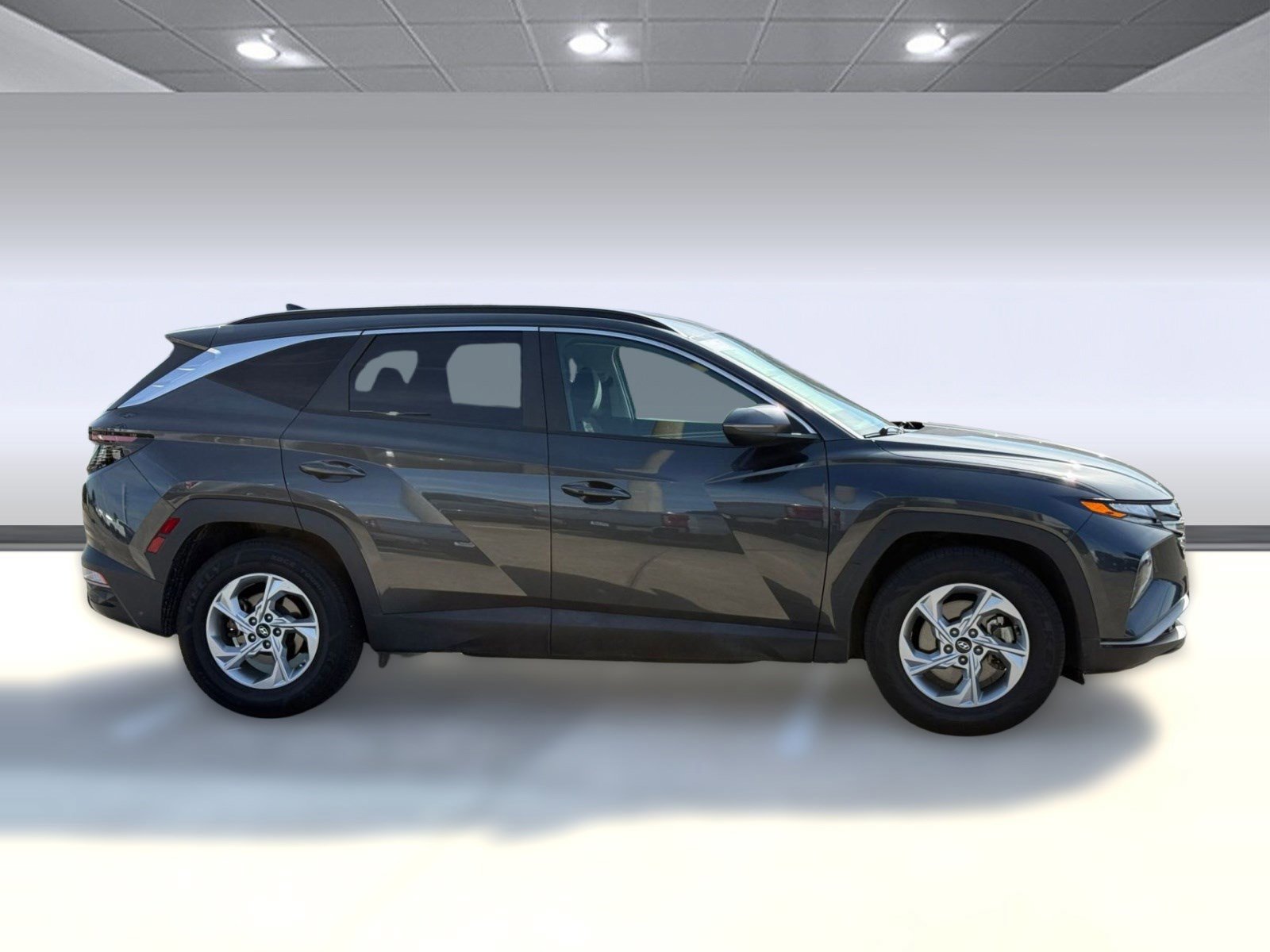 Used 2022 Hyundai Tucson SEL w/ Cargo Package image 2