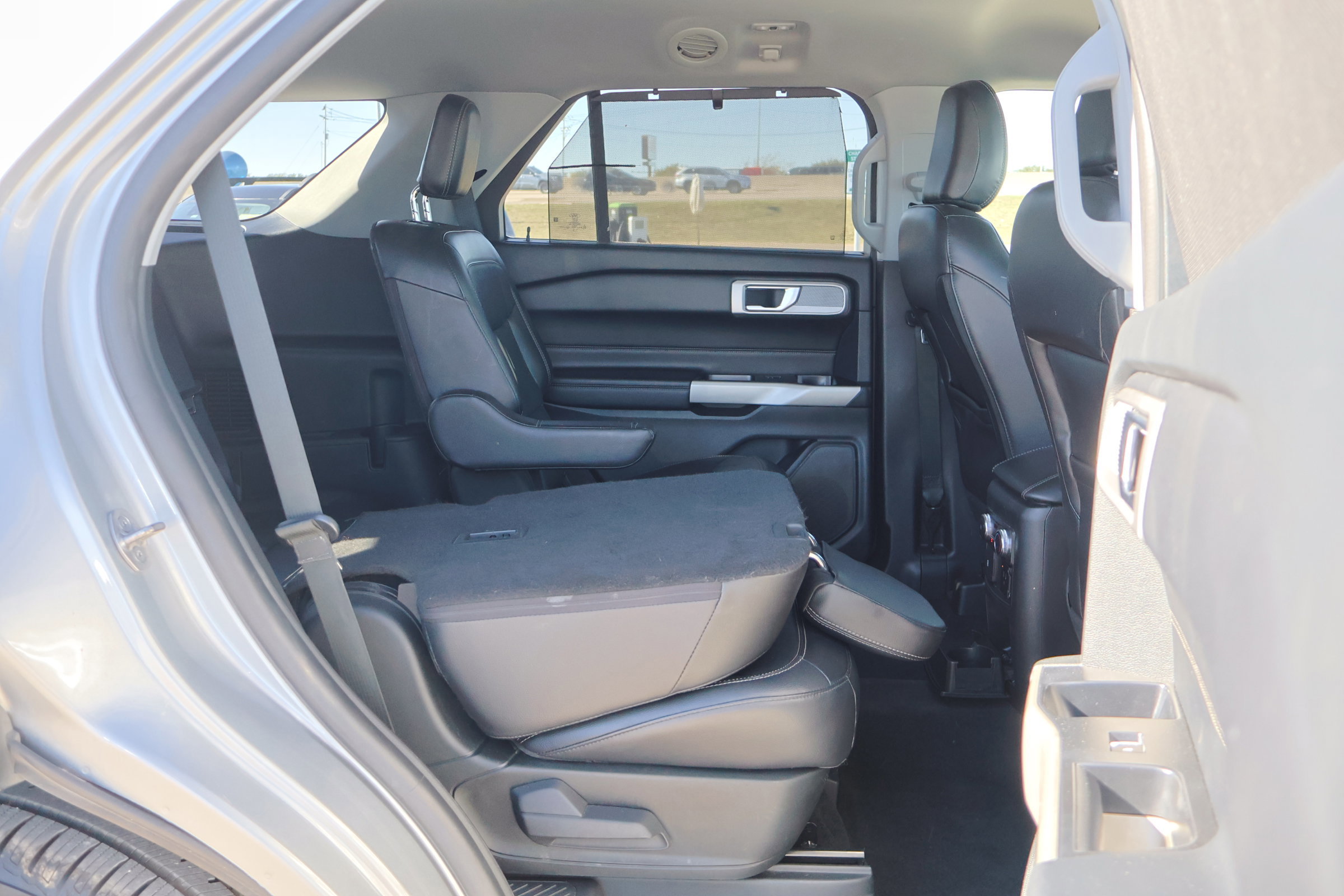 Certified 2022 Ford Explorer Limited w/ Equipment Group 301A image 40