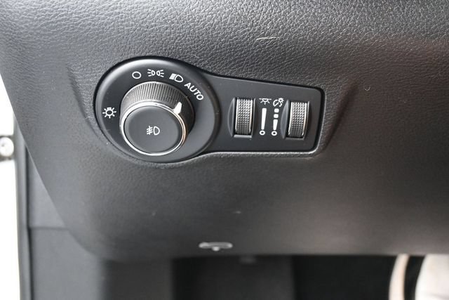 Used 2023 Jeep Compass Latitude AWD/4WD image 14