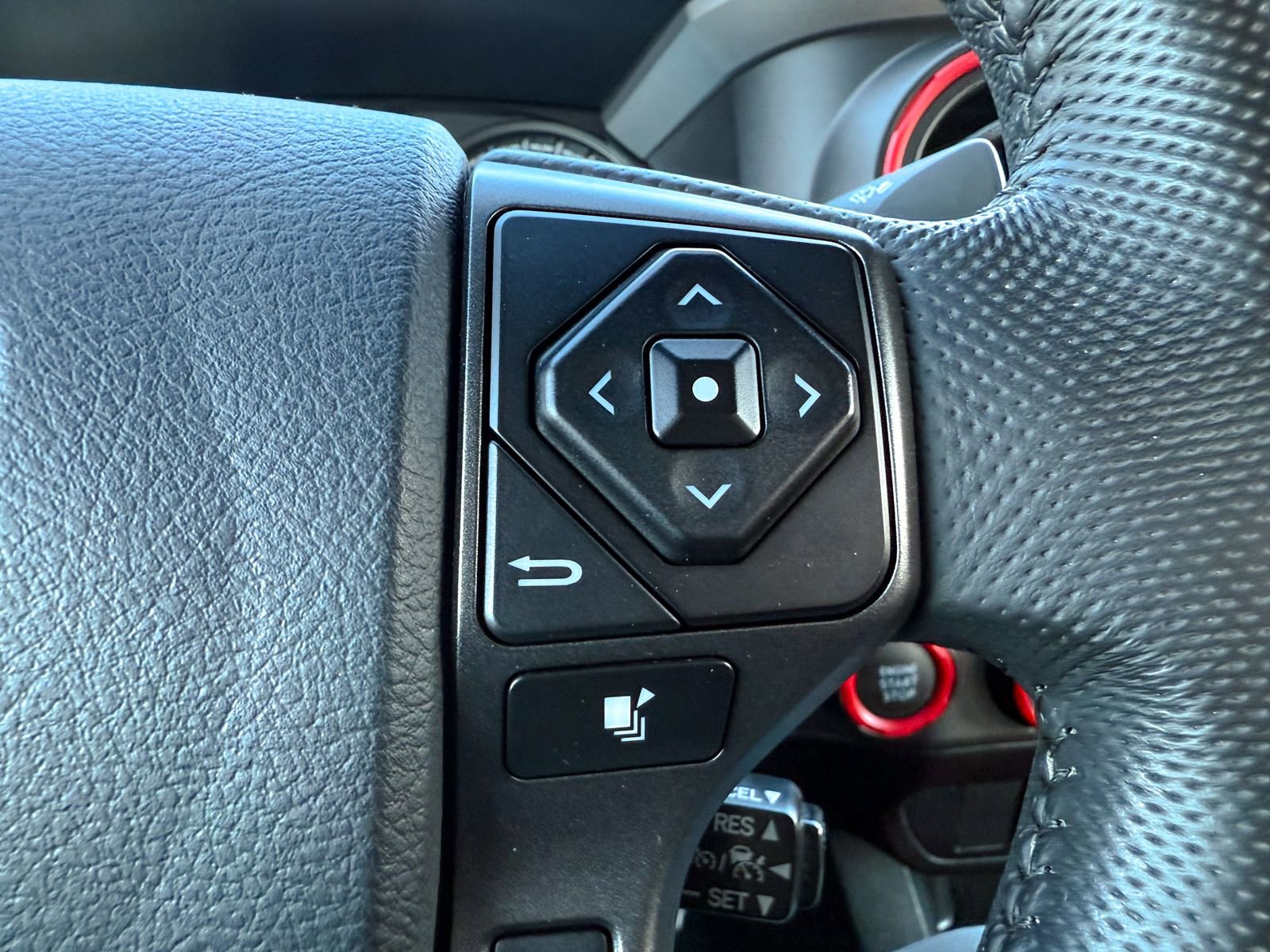 Used 2023 Toyota Tacoma TRD Sport w/ Black Out Package (TMS) image 30