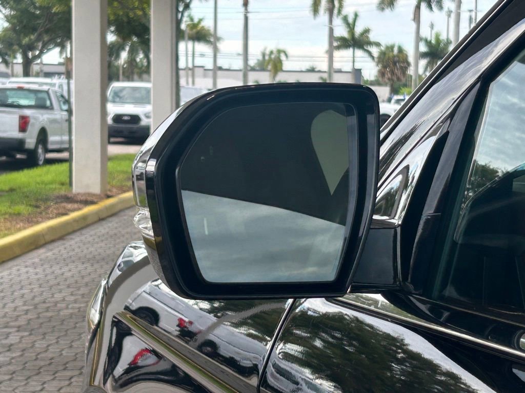 Certified 2024 Ford Expedition Limited image 17