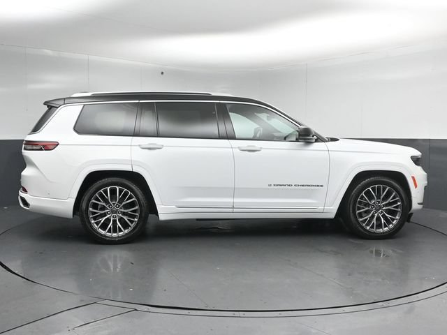 Used 2023 Jeep Grand Cherokee L Summit AWD/4WD image 8
