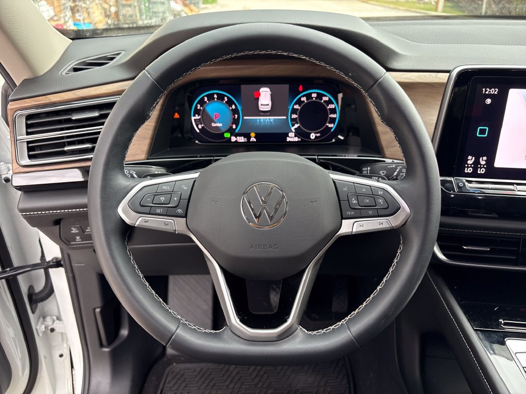 Used 2024 Volkswagen Atlas SE FWD image 15