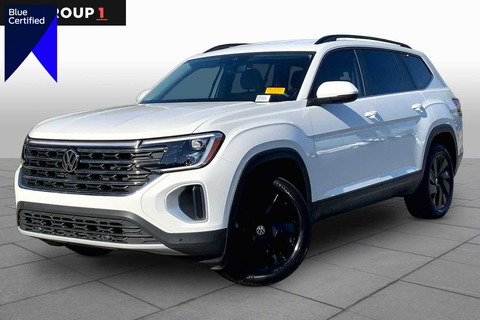 Used 2024 Volkswagen Atlas SE FWD image 1