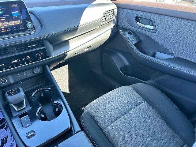 Used 2023 Nissan Rogue SV FWD image 15