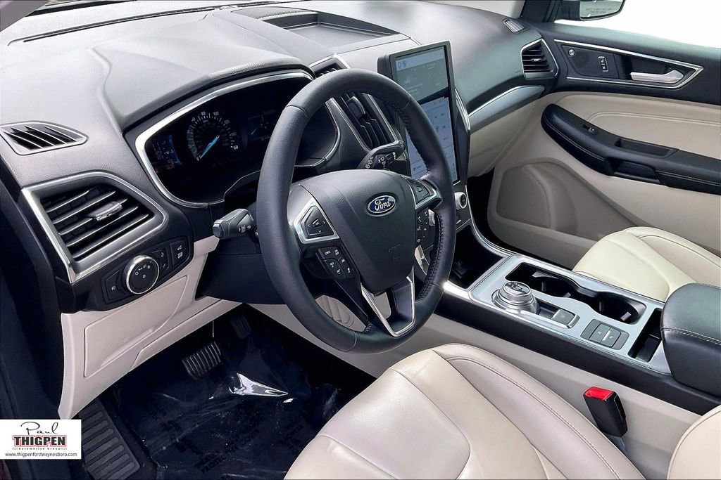 Certified 2021 Ford Edge Titanium FWD image 13
