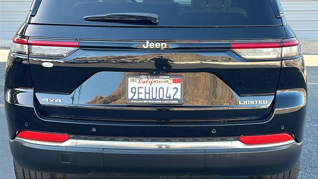 Used 2023 Jeep Grand Cherokee Limited AWD/4WD image 6