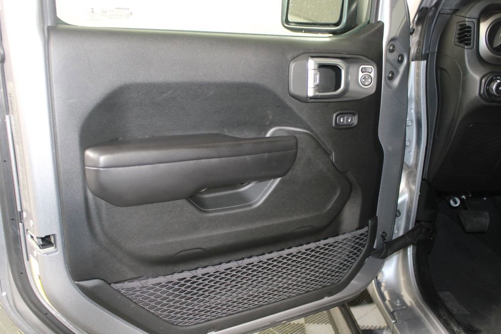 Used 2020 Jeep Wrangler Sport image 19