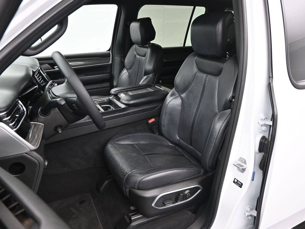 Used 2022 Jeep Wagoneer Series III w/ Premium Group I image 40