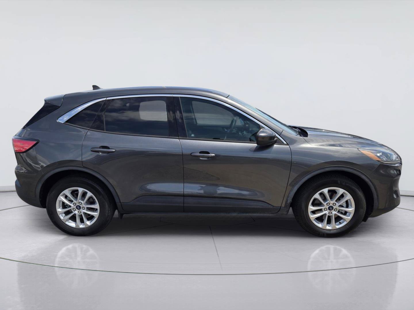 Certified 2020 Ford Escape SE FWD image 4