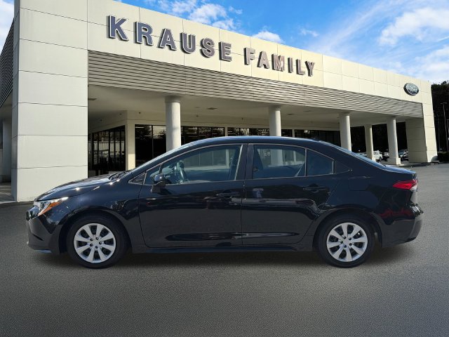 Used 2024 Toyota Corolla LE FWD image 4