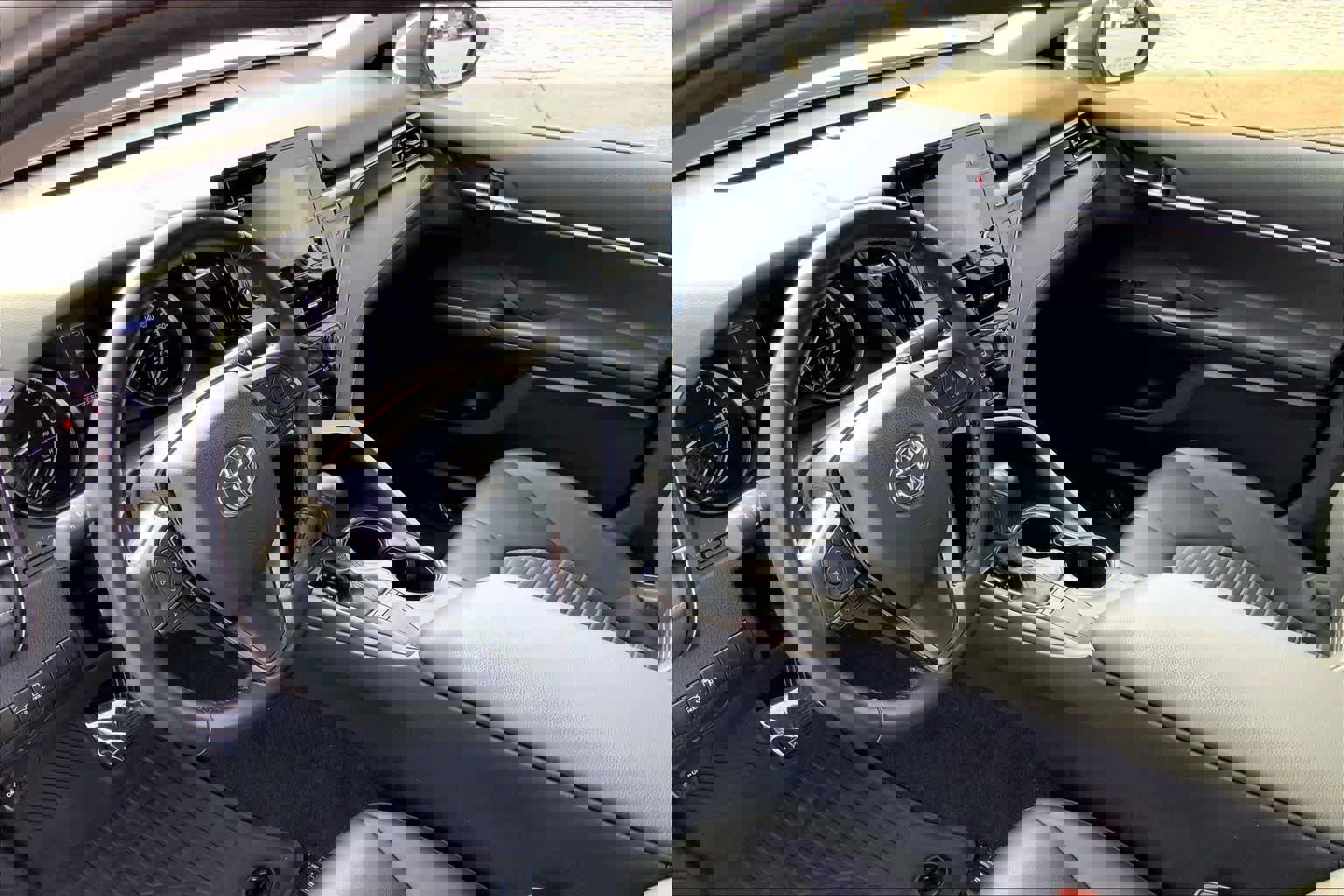 Used 2022 Toyota Camry SE image 14