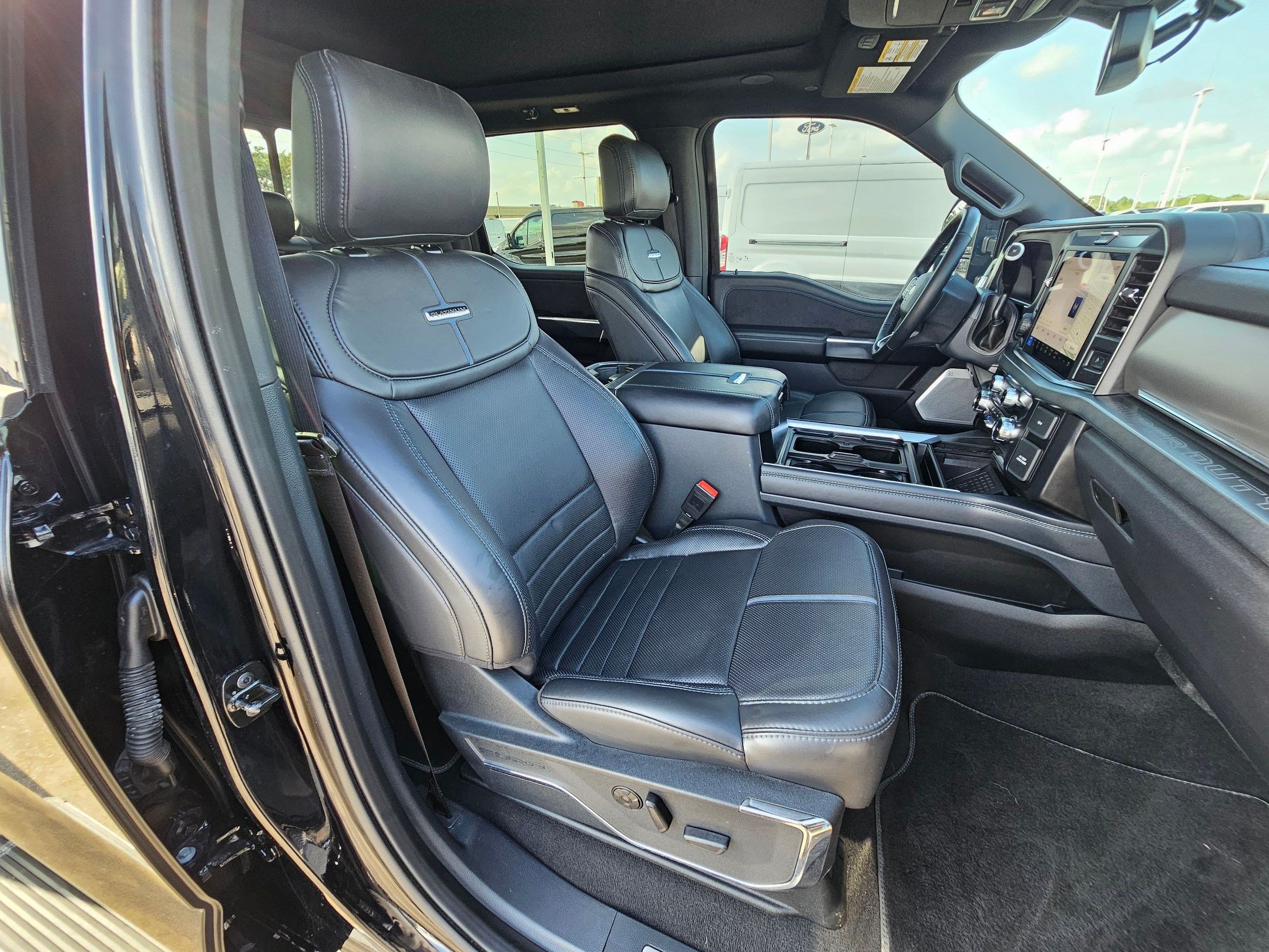 Certified 2025 Ford F450 Platinum AWD/4WD image 32