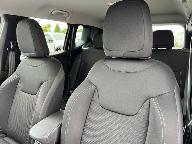 Used 2023 Jeep Renegade Altitude w/ Convenience Group I AWD/4WD image 12