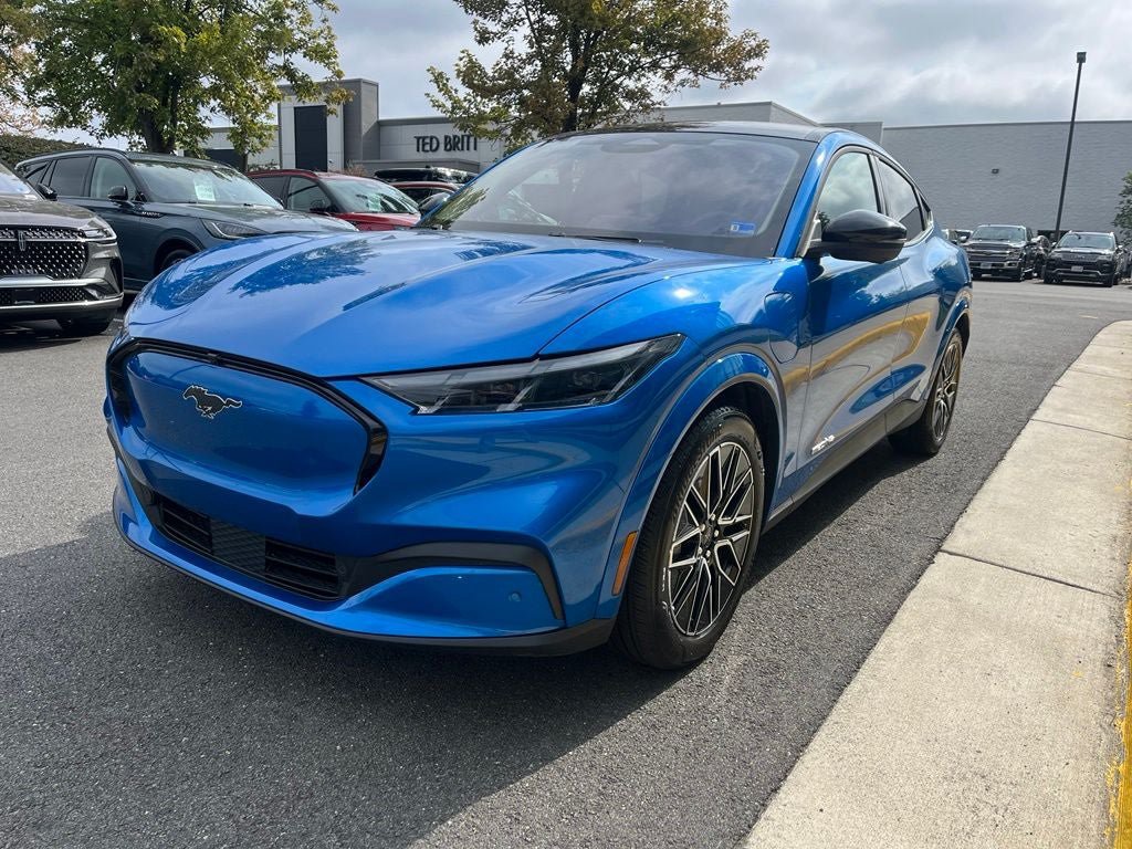 Certified 2025 Ford Mustang Mach-E Premium AWD/4WD image 3