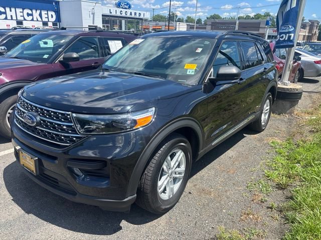 Certified 2024 Ford Explorer XLT w/ Class IV Trailer Tow Package AWD/4WD image 2