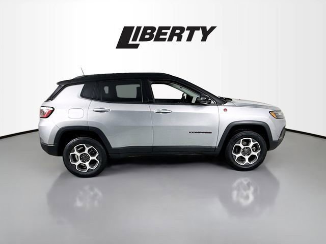 Used 2022 Jeep Compass Trailhawk w/ Sun and Sound Group AWD/4WD image 8