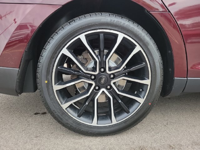 Certified 2019 Ford Taurus SEL w/ Equipment Group 201A AWD/4WD image 31