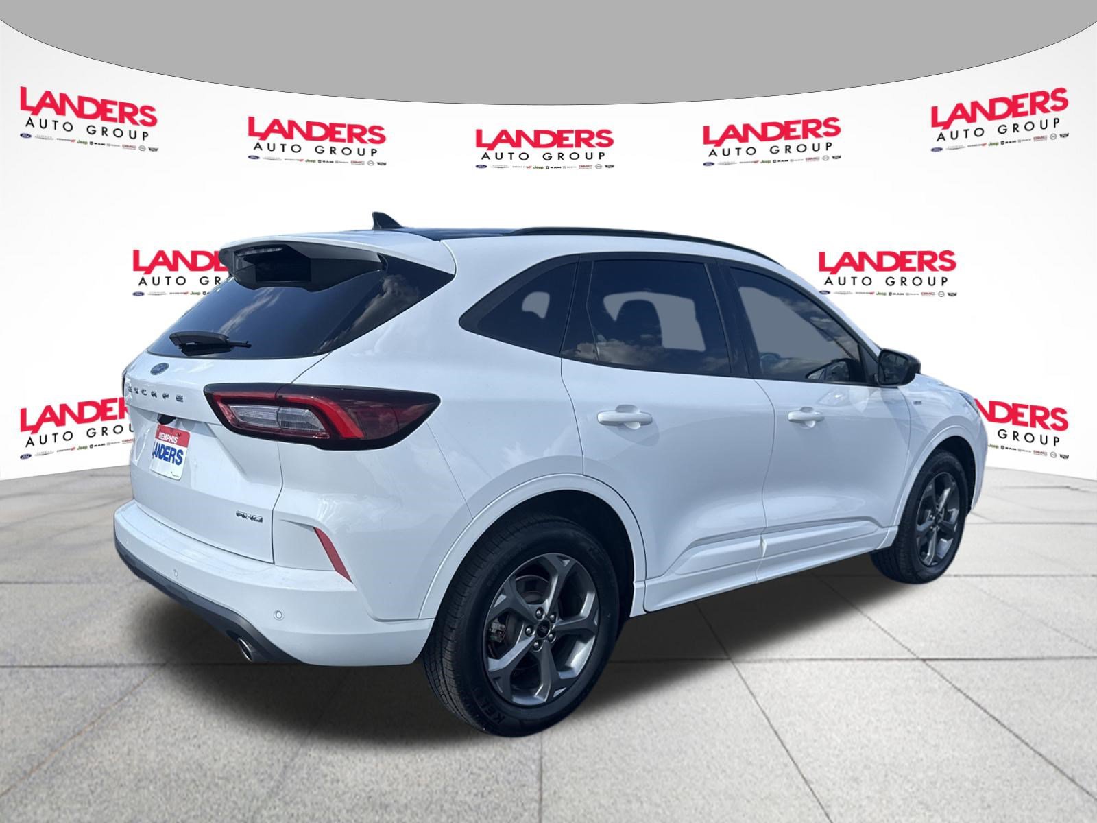 Certified 2023 Ford Escape ST-Line w/ Tech Pack #1 AWD/4WD image 3