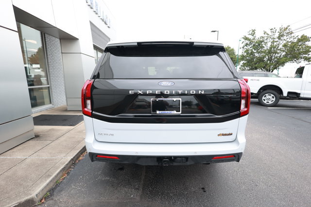 Certified 2025 Ford Expedition Active AWD/4WD image 6
