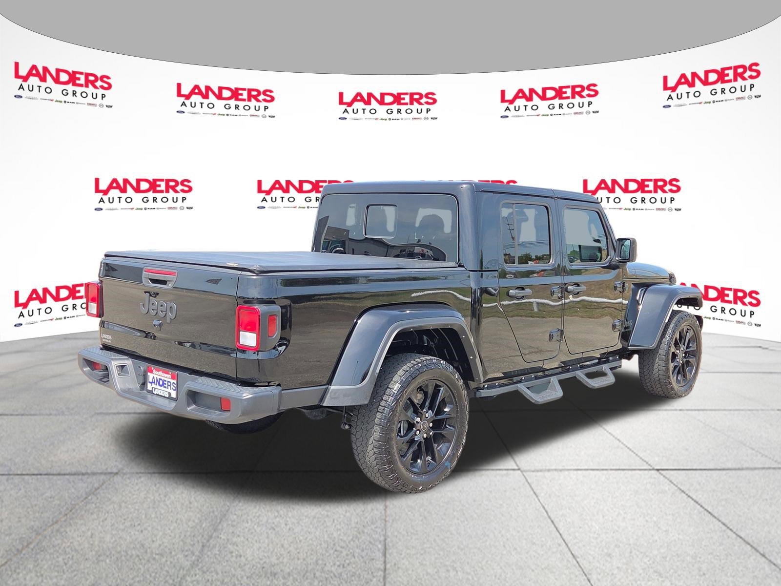 Used 2024 Jeep Gladiator Sport AWD/4WD image 3