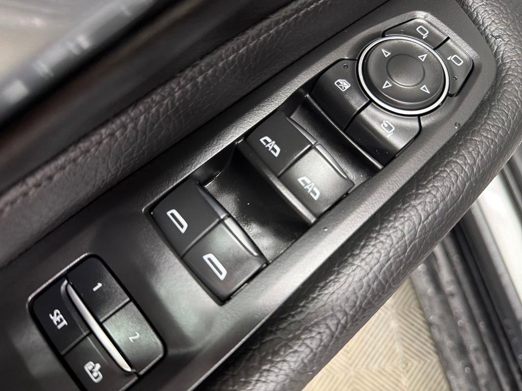 Used 2023 GMC Yukon Denali image 17