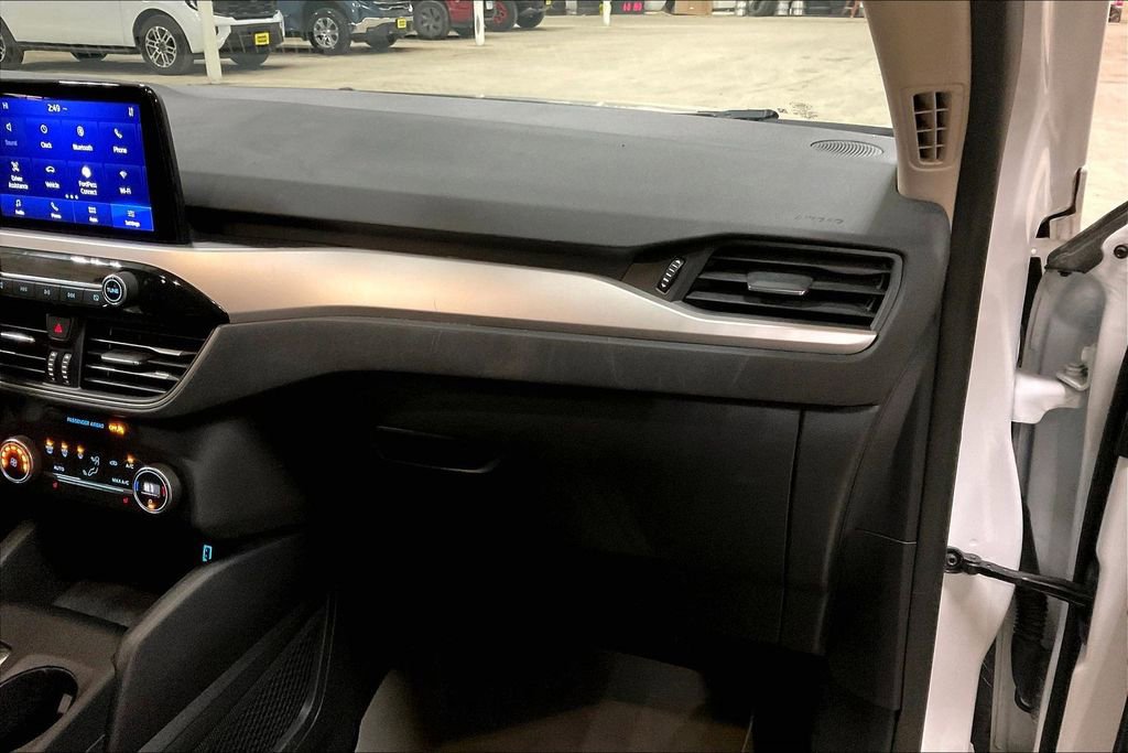 Certified 2020 Ford Escape SE image 16