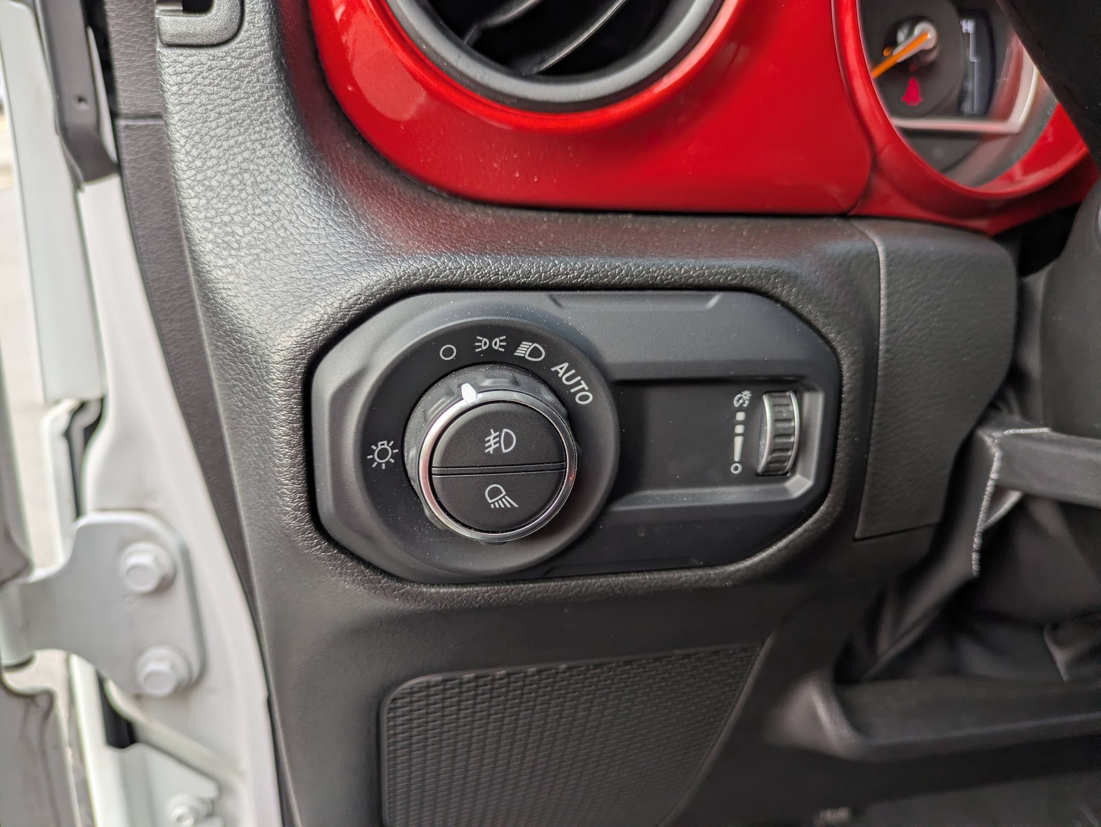 Used 2023 Jeep Gladiator Sport AWD/4WD image 17