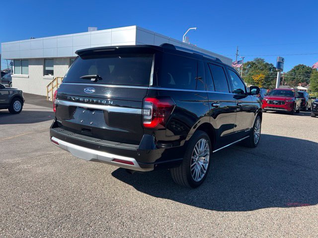 Certified 2024 Ford Expedition Platinum AWD/4WD image 4