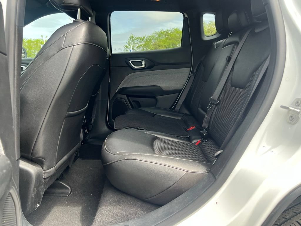 Used 2024 Jeep Compass Latitude AWD/4WD image 36