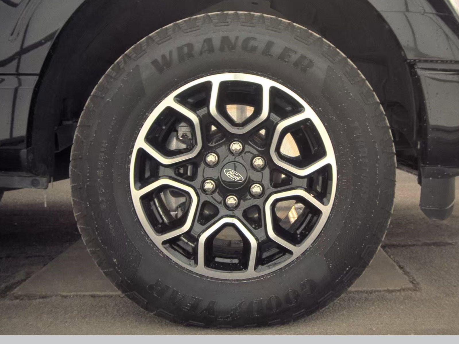 Certified 2022 Ford F150 XLT w/ Equipment Group 302A High image 9