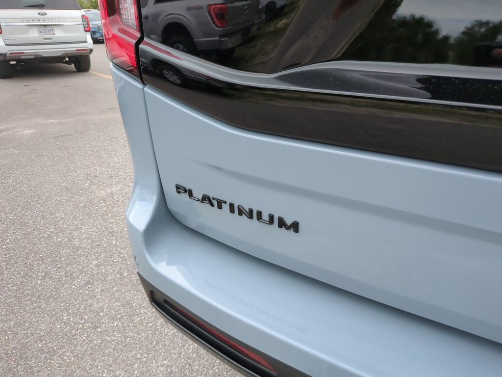 Certified 2025 Ford Expedition Platinum w/ Stealth Performance Package AWD/4WD image 12
