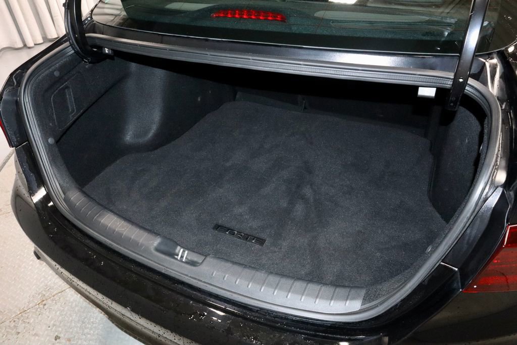 Used 2023 Kia Forte GT-Line w/ GT-Line Premium Package FWD image 15