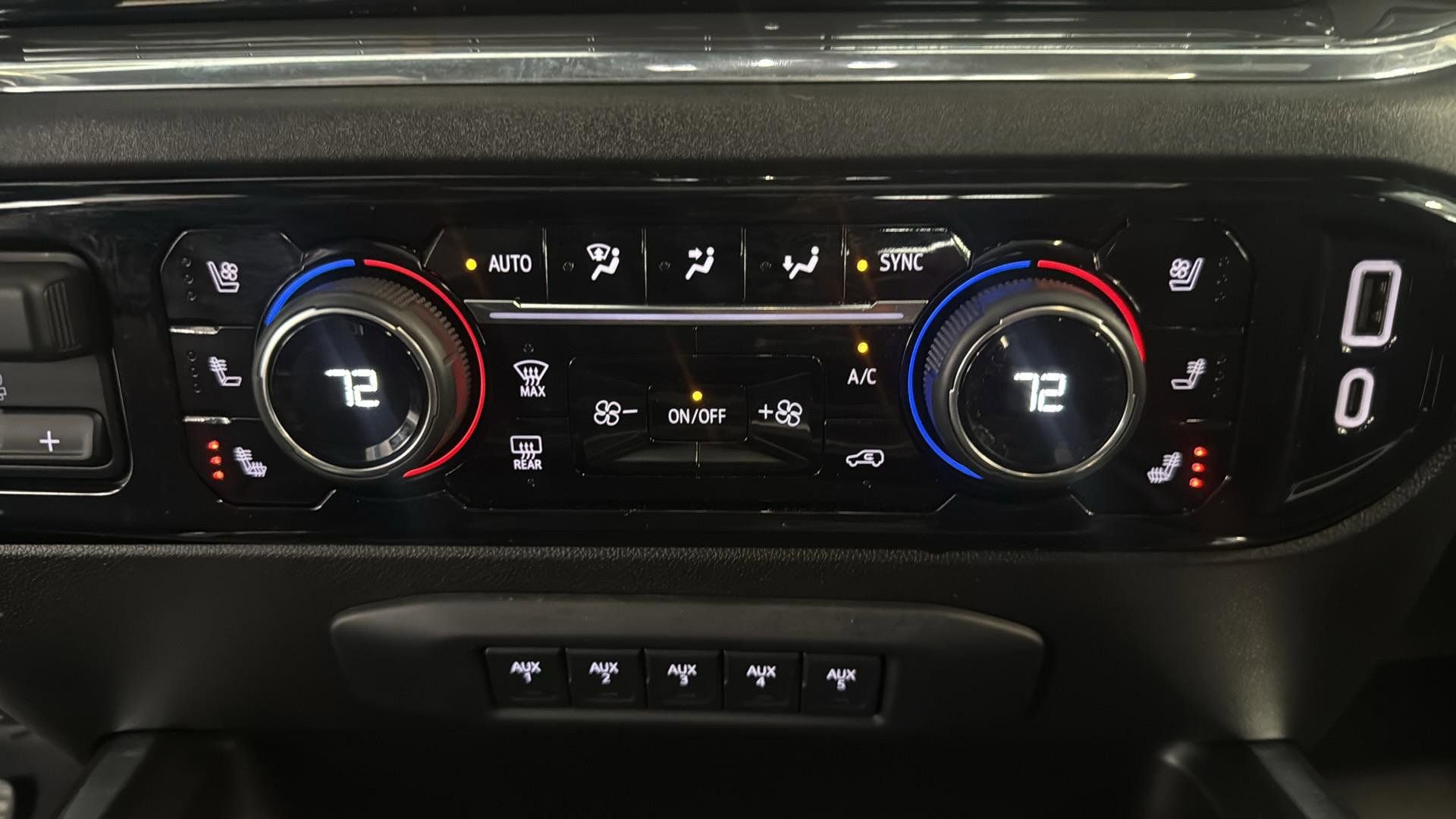 Used 2024 Chevrolet Silverado 2500 High Country w/ Z71 Off-Road Package image 24