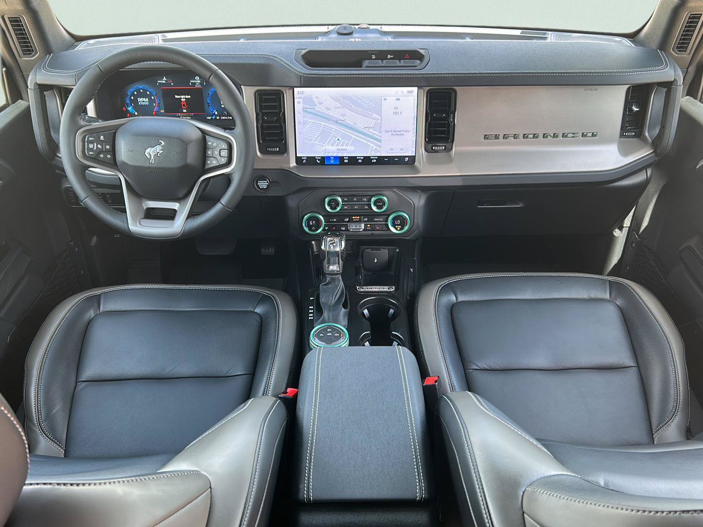 Certified 2025 Ford Bronco Outer Banks AWD/4WD image 18