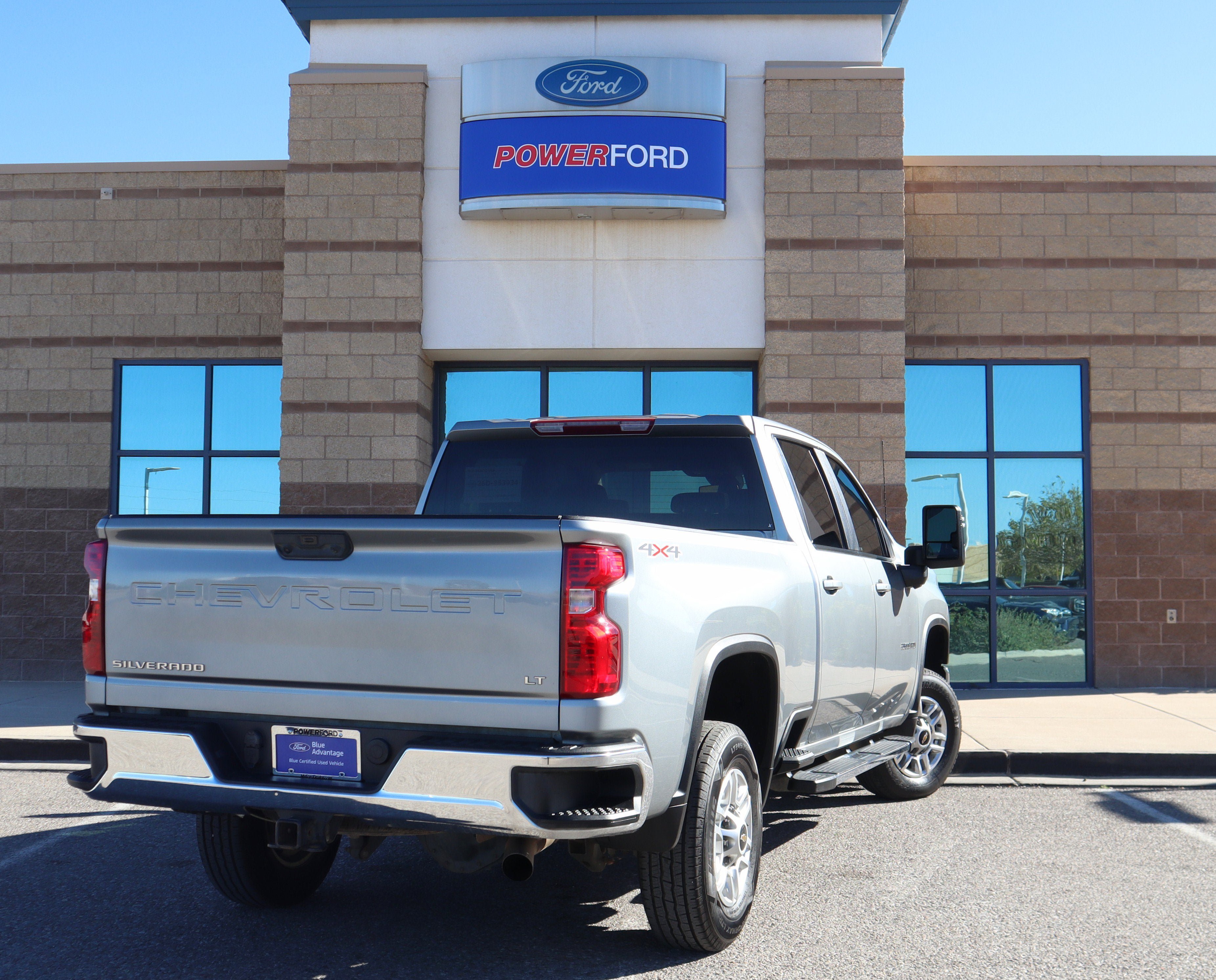 Used 2025 Chevrolet Silverado 2500 LT w/ Convenience Package AWD/4WD image 6
