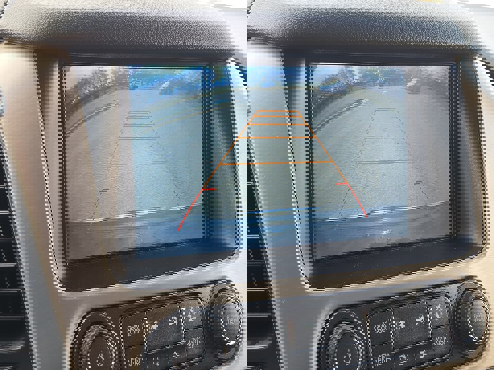 Used 2017 GMC Yukon Denali w/ Enhanced Security Package image 17