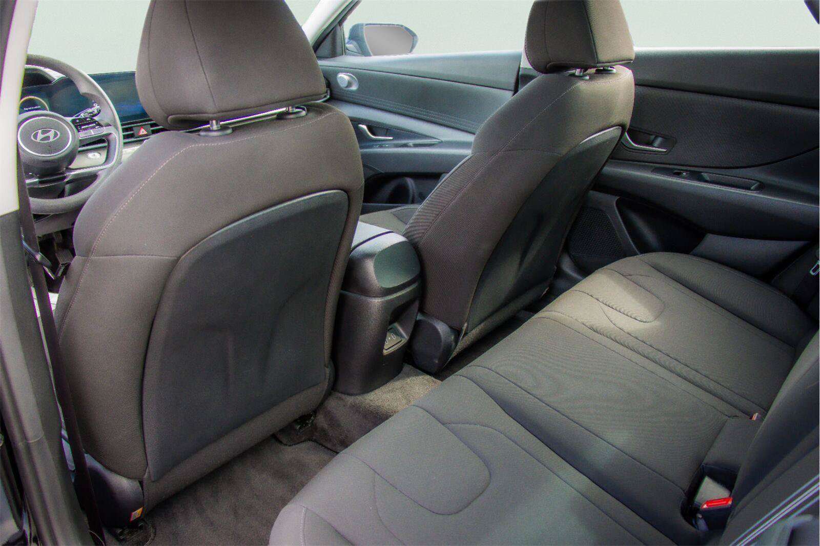 Used 2024 Hyundai Elantra SEL FWD image 8