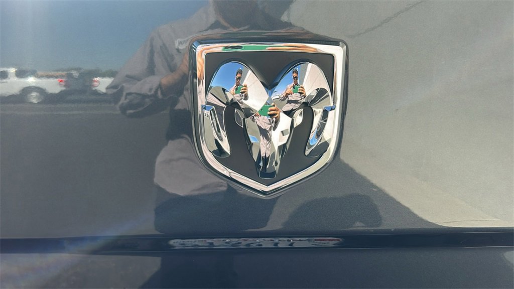 Used 2018 RAM 1500 Laramie w/ Convenience Group image 9