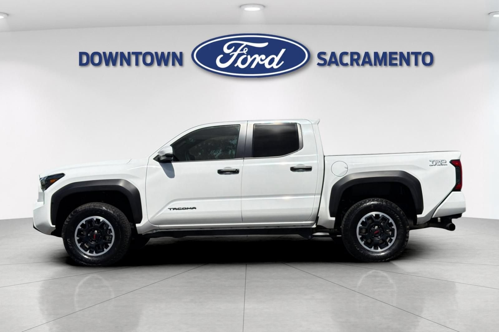 Used 2025 Toyota Tacoma TRD Off-Road w/ TRD Off Road Upgrade Package AWD/4WD image 7