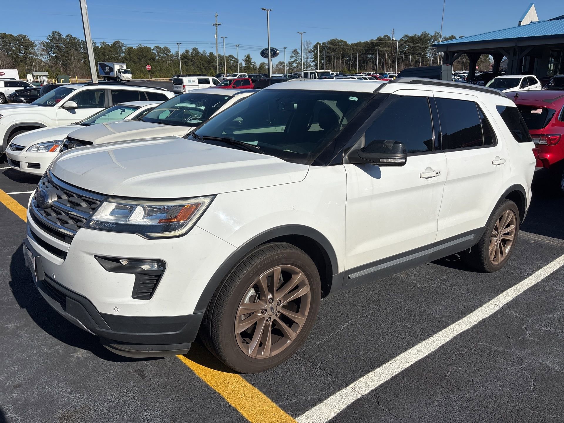 Certified 2018 Ford Explorer XLT w/ Equipment Group 202A image 1
